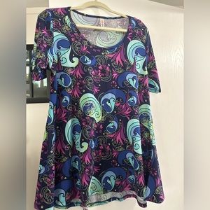Lularoe perfect tee- medium, like new!